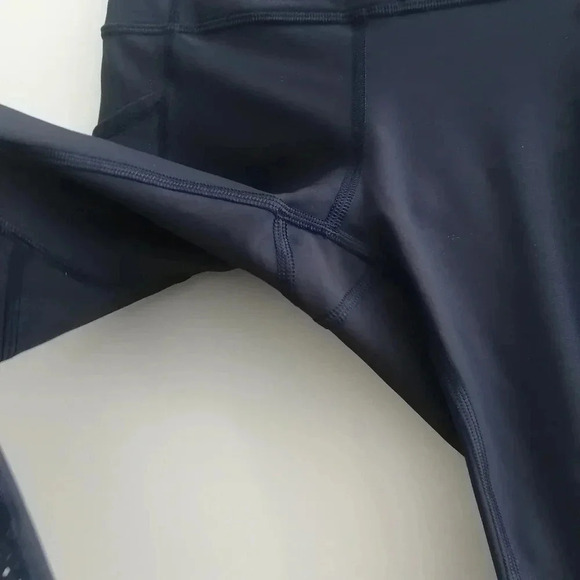 Lululemon Tight Stuff Tights II Leggings 25" in Navy with Silver Scallop Hem 4 - Picture 11 of 16